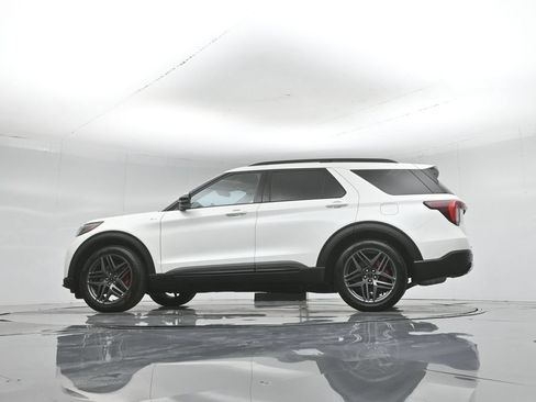 Certified 2025 Ford Explorer ST-Line w/ Premium Package RWD image 56