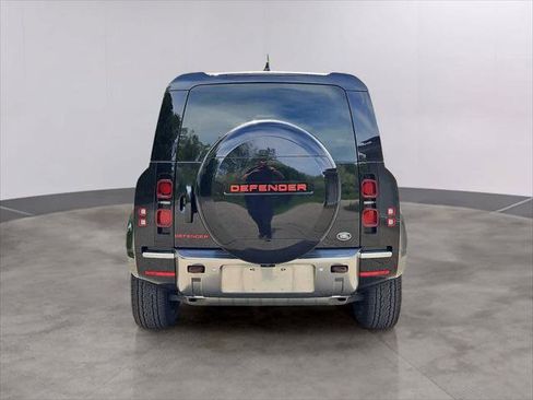Used 2023 Land Rover Defender 110 S AWD/4WD image 5