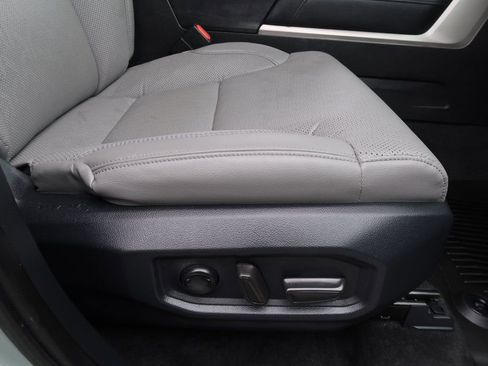 Used 2025 Toyota Tundra Limited image 36