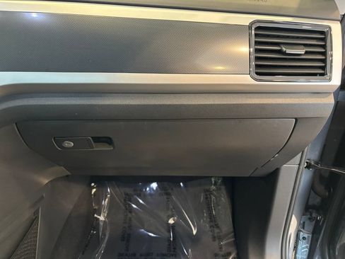 Used 2022 Volkswagen Atlas SEL Premium AWD/4WD image 32