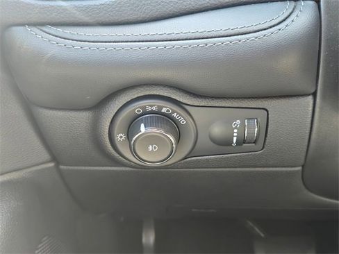 Used 2022 Dodge Durango GT image 32