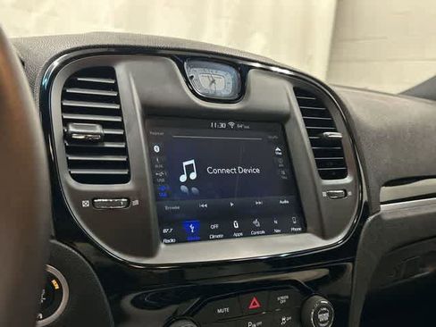 Used 2018 Chrysler 300 S w/ 300S Premium Group RWD image 22