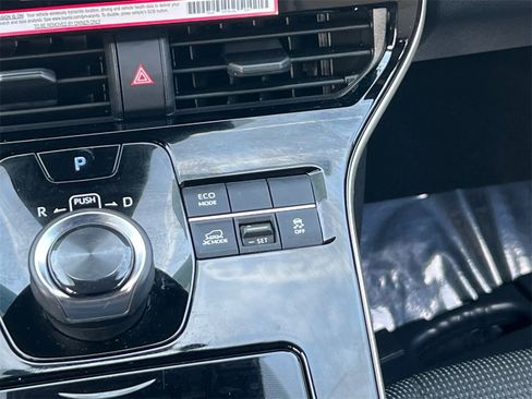 Used 2023 Toyota bZ4X XLE image 23