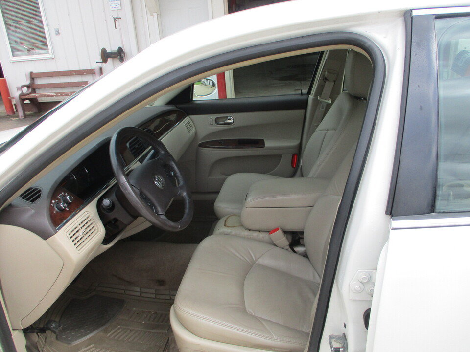 Used 2008 Buick LaCrosse CXL w/ Driver Confidence Package FWD image 26