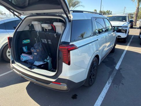 Used 2025 Kia Carnival SX Prestige FWD image 11