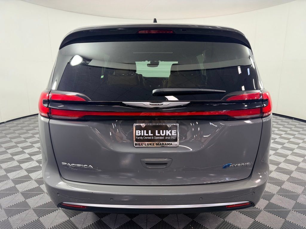 Used 2023 Chrysler Pacifica Pinnacle FWD image 9