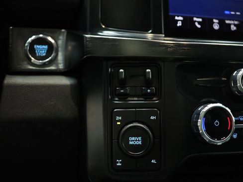 Used 2023 Ford F350 Lariat image 40