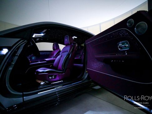 Used 2025 Rolls-Royce Spectre Black Badge image 12