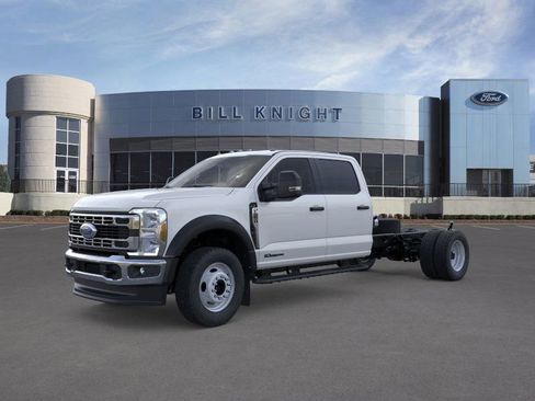 New 2025 Ford F550 4x4 Crew Cab image 2