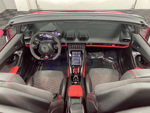 Used 2020 Lamborghini Huracan EVO image 24