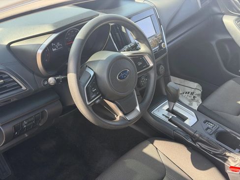 Used 2017 Subaru Impreza 2.0i Premium image 8