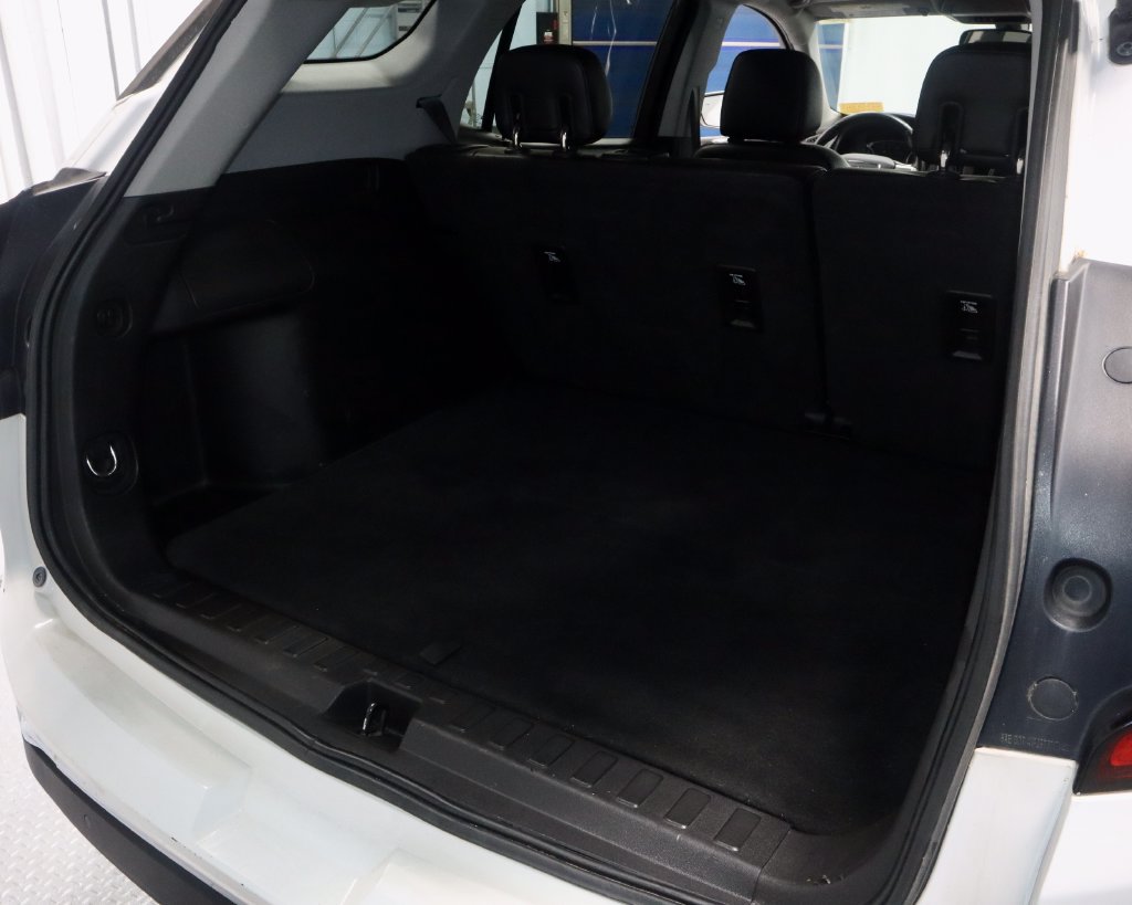 Used 2018 GMC Terrain SLT w/ Preferred Package AWD/4WD image 16