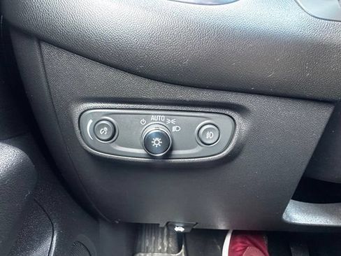 Used 2021 Chevrolet Equinox LT AWD/4WD image 22