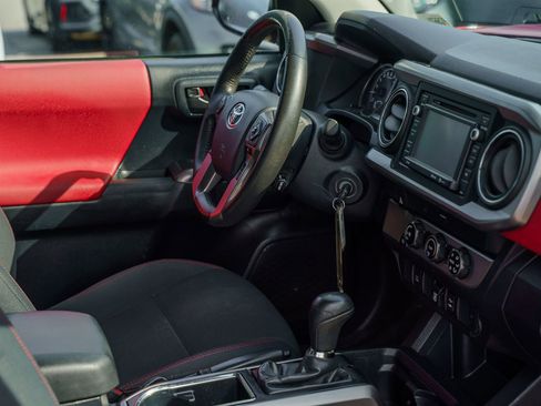Used 2019 Toyota Tacoma SR5 RWD image 12