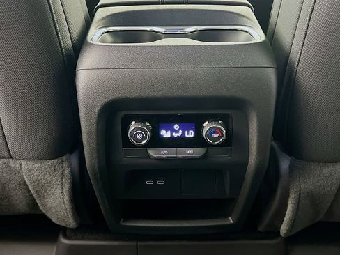 New 2026 Chevrolet Traverse LT image 25