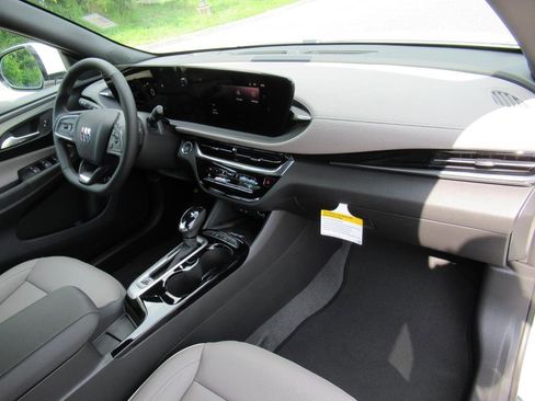 Used 2025 Buick Envista Avenir image 11