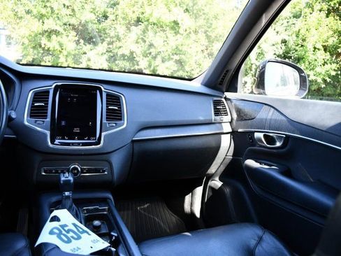 Used 2020 Volvo XC90 T5 Momentum AWD/4WD image 17