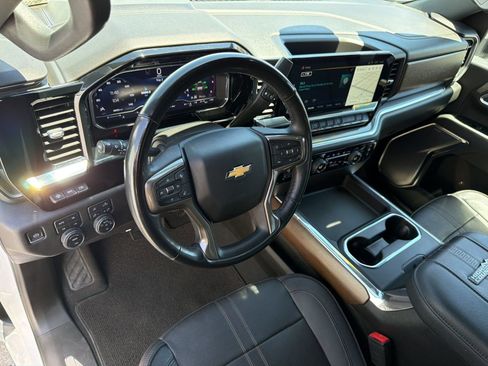 Used 2024 Chevrolet Silverado 3500 High Country w/ High Country Premium Package AWD/4WD image 3