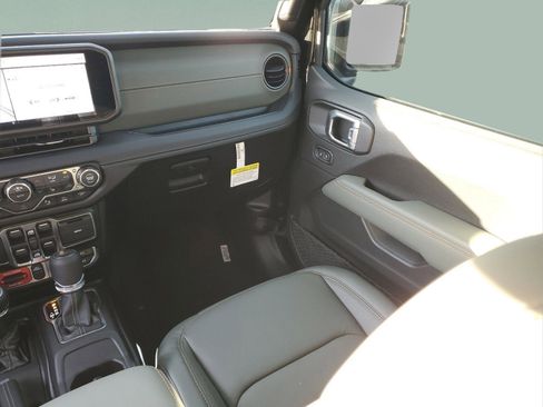 New 2026 Jeep Gladiator Mojave AWD/4WD image 17