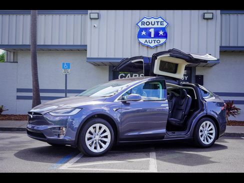 Used 2018 Tesla Model X 75D AWD/4WD image 1