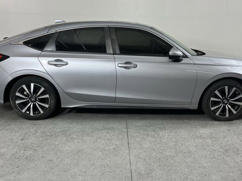 Used 2023 Honda Civic EX-L image 2