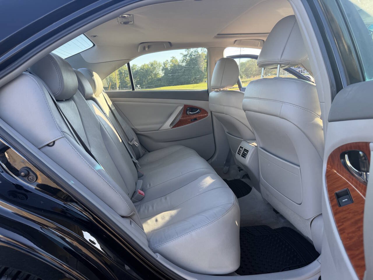 Used 2010 Toyota Camry XLE FWD image 14