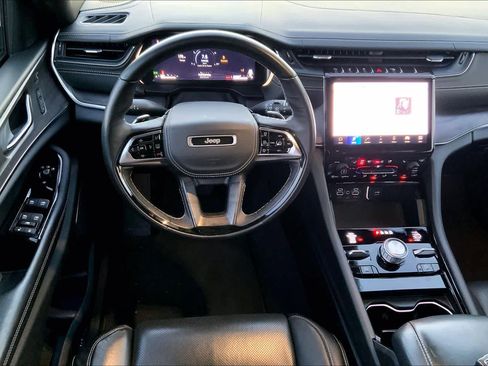 Used 2023 Jeep Grand Cherokee L Overland w/ Advanced Protech Group III image 6