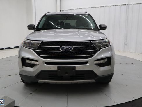 Used 2021 Ford Explorer XLT w/ Equipment Group 202A image 11