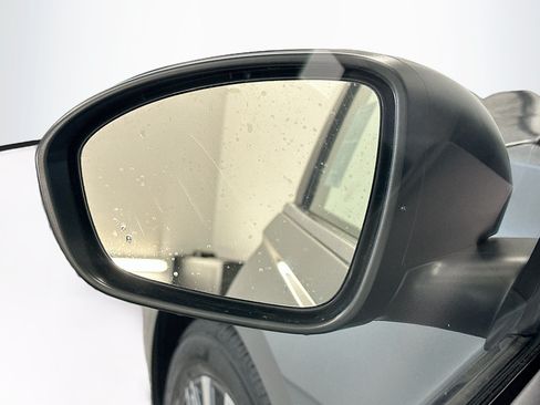 Used 2025 Nissan Altima 2.5 SV FWD image 16