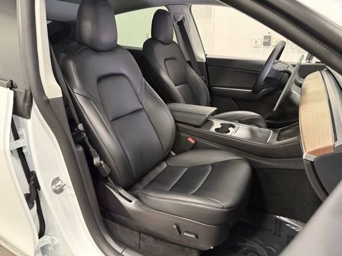 Used 2022 Tesla Model Y Performance image 32