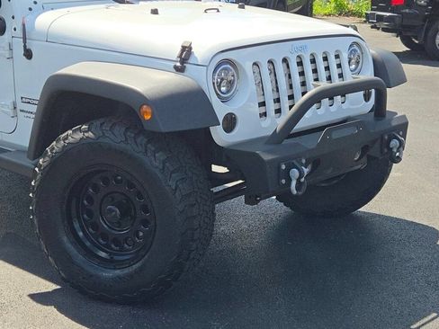 Used 2018 Jeep Wrangler Unlimited Sport S AWD/4WD image 2