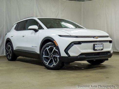 New 2026 Chevrolet Equinox EV LT FWD image 2