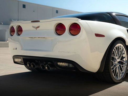 Used 2010 Chevrolet Corvette ZR1 w/ Preferred Equipment Group RWD image 91