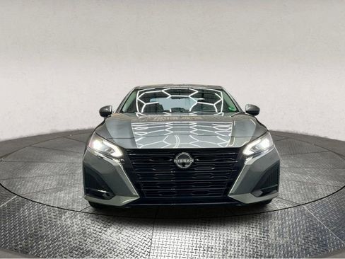 Used 2023 Nissan Altima 2.5 S image 3