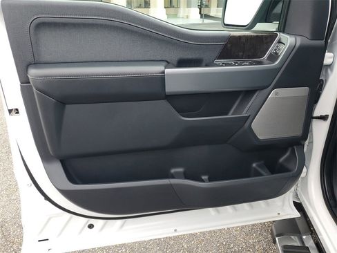 Used 2021 Ford F150 Lariat w/ Equipment Group 501A Mid image 8