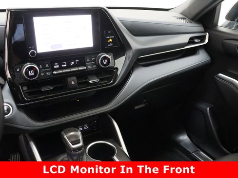 Certified 2024 Toyota Highlander XSE image 16