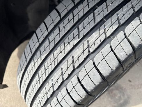 Used 2023 GMC Acadia Denali w/ Denali Ultimate Package image 12