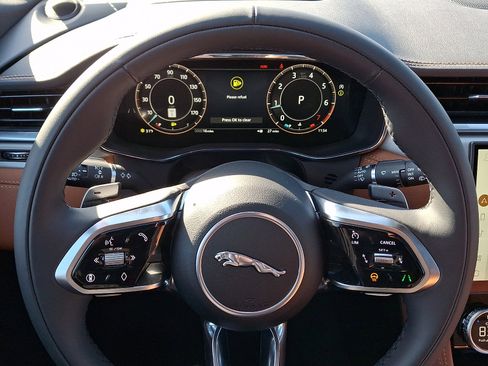 New 2026 Jaguar F-PACE R-Dynamic S image 18