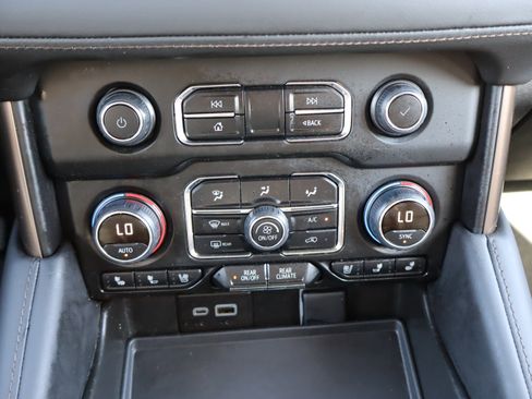 Used 2024 Chevrolet Tahoe High Country AWD/4WD image 30