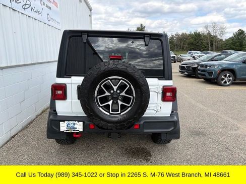 Used 2024 Jeep Wrangler Unlimited Rubicon w/ Technology Group AWD/4WD image 6