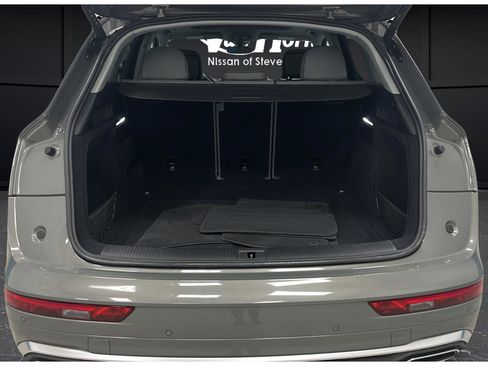Used 2024 Audi Q5 2.0T Premium w/ Convenience Package image 16