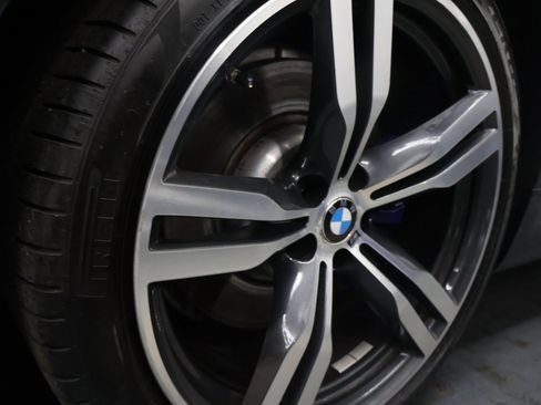 Used 2017 BMW 750i image 30