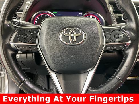 Used 2019 Toyota Camry XSE image 5