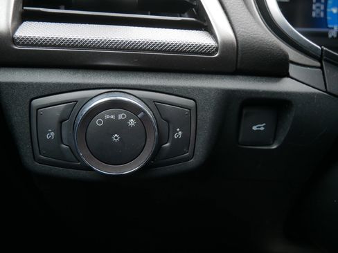 Used 2020 Ford Fusion SE image 27