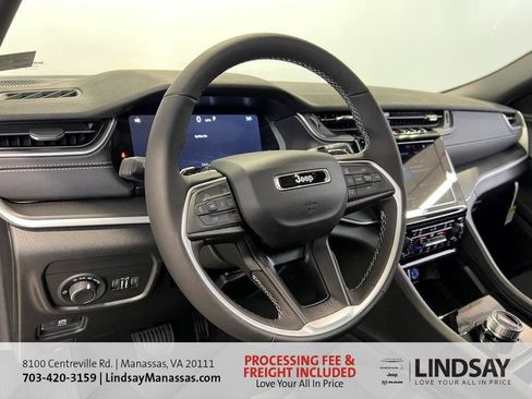 New 2025 Jeep Grand Cherokee Laredo X w/ Luxury Tech Group I image 17