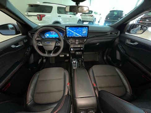 Used 2023 Ford Escape ST-Line Select w/ Tech Pack #2 AWD/4WD image 9