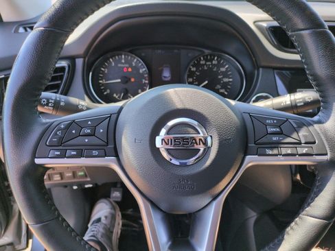 Used 2021 Nissan Rogue Sport SV AWD/4WD image 15