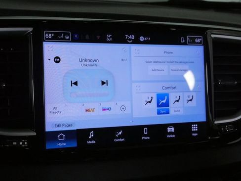 Used 2025 Chrysler Pacifica Select FWD image 29