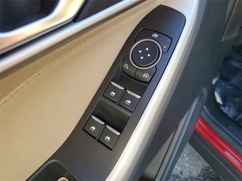 Used 2021 Ford Explorer XLT w/ Equipment Group 202A image 16