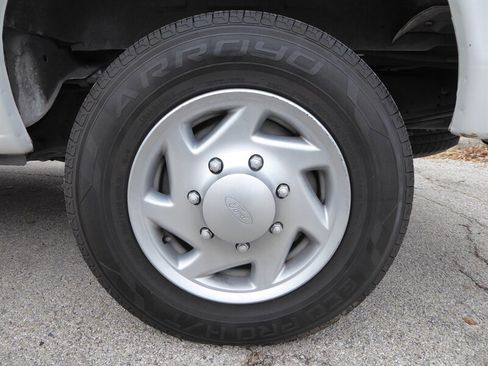 Used 2013 Ford E-350 and Econoline 350 XL image 27